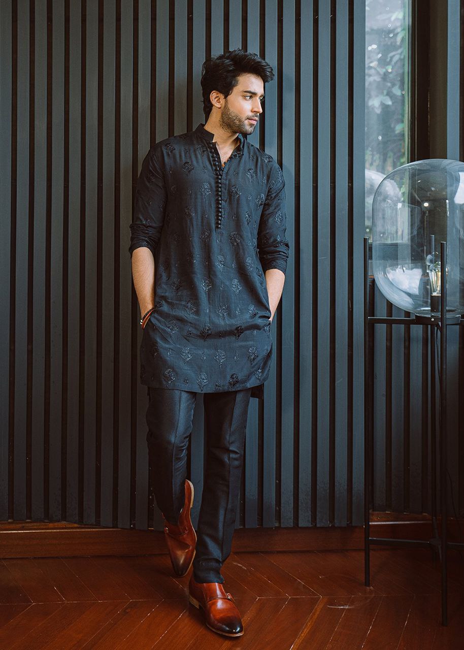 CELEBRITY MEN'S DESIGNER EMBRODRY BLACK KURTA WITH BLACK PAJAMA