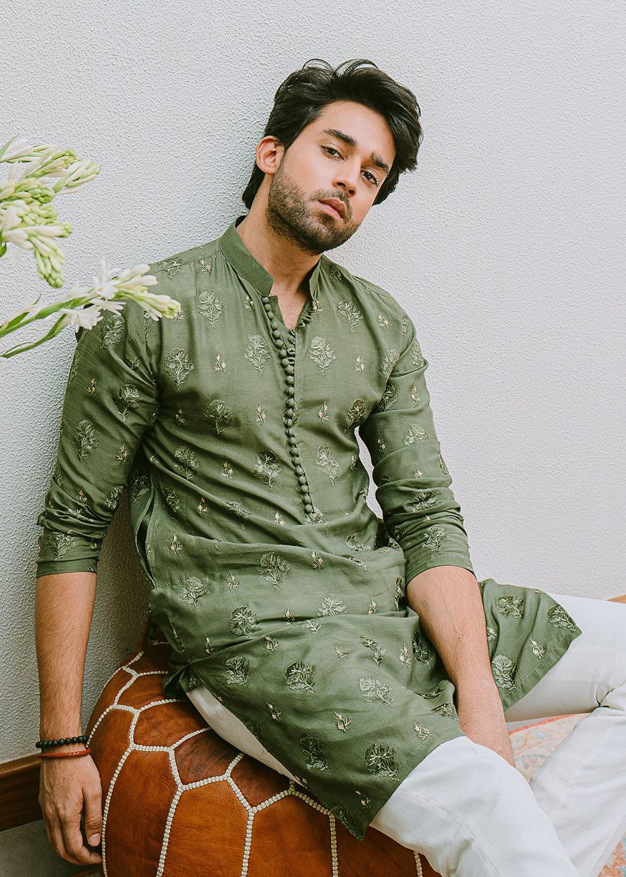 MINT GREEN CELEBRITY MEN'S EMBRODERED COTTON KURTA WITH PAJAMA